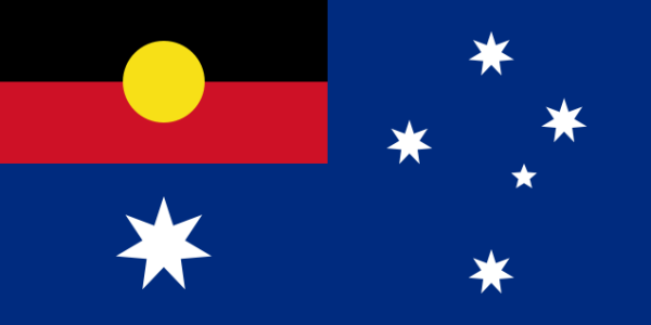 https://upload.wikimedia.org/wikipedia/de/thumb/1/15/Flag_of_Australia_with_Aboriginal_flag_replacing_Union_flag.svg/640px-Flag_of_Australia_with_Aboriginal_flag_replacing_Union_flag.svg.png