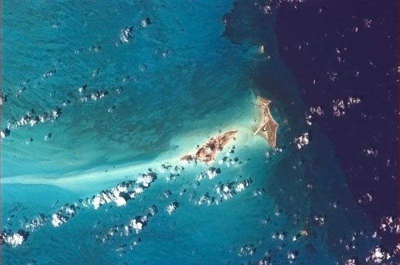 File:Big and Little Ambergris Cay from ISS.jpg